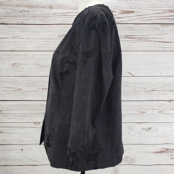 Chico's Women's Black Floral Jacquard Pleated Jacket Size 2 - Picture 2 of 12